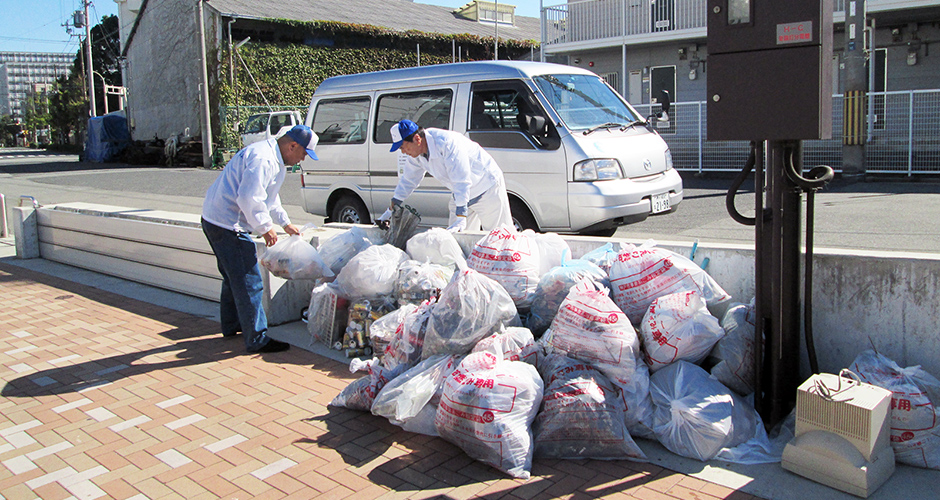 １０月１９日（日）に兵庫運河を美しくする会の会員合同の秋季清掃活動を実施しました。