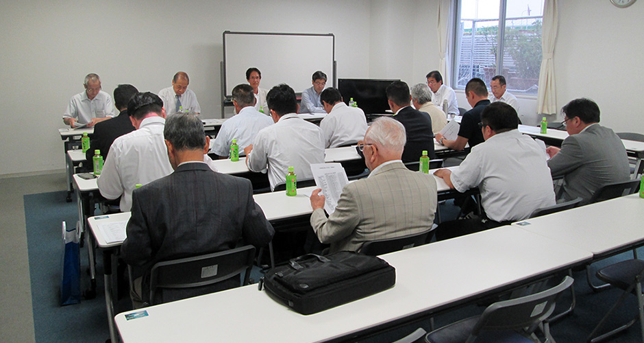 ６月５日に兵庫運河を美しくする会の総会をノエビアスタジアム神戸で開催しました。