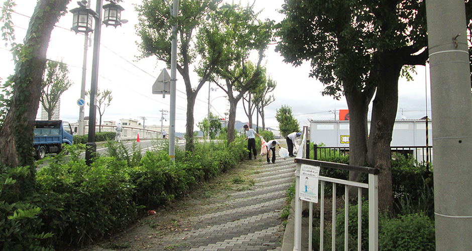 ７月２１日に当会会員の(株)神戸マツダ様が第３３回定期清掃活動を実施されました。