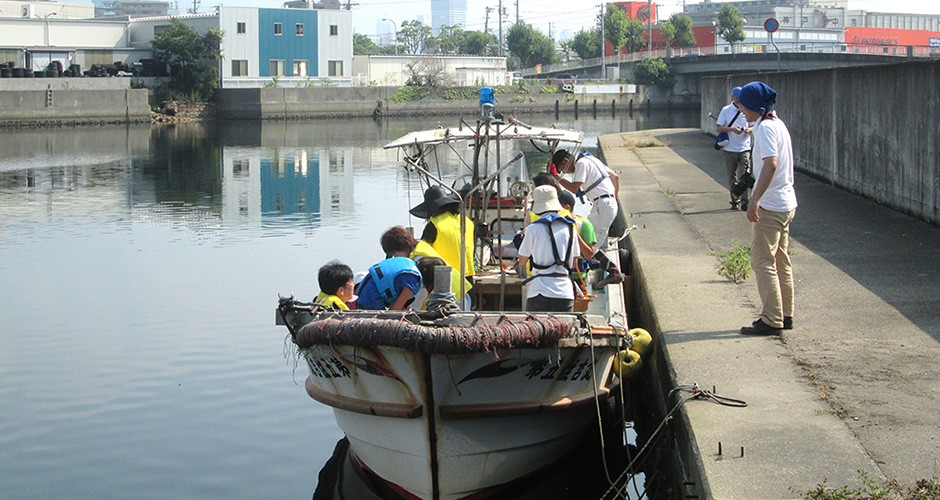 当会会員の「兵庫運河・真珠貝プロジェクト」の夏休み自由研究会が８月９日に開催されました。
