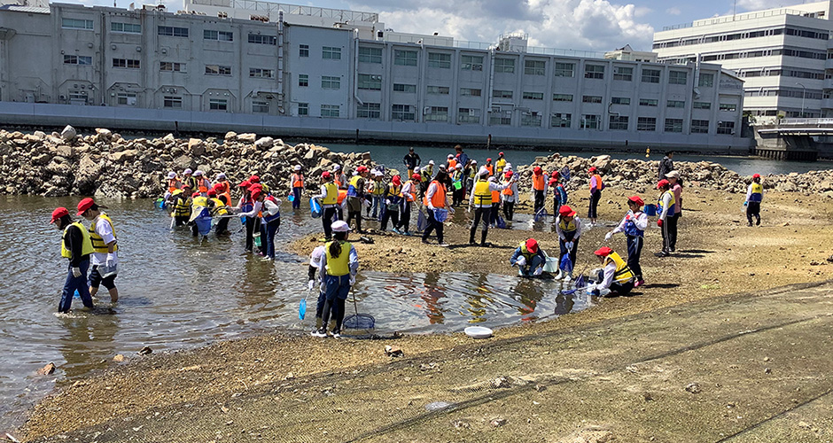 浜山小学校3年生、5年生の観察会、生き物調査が行われました。